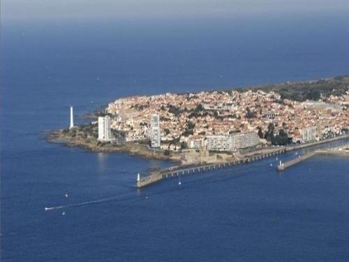 Rental Apartment La Chaume " Plein Ocean"