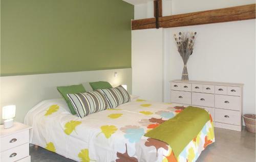 Six-bedroom Holiday Home In La Touche