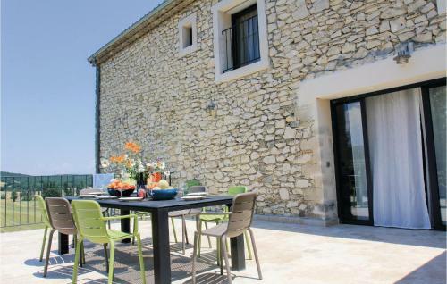 Six-bedroom Holiday Home In La Touche