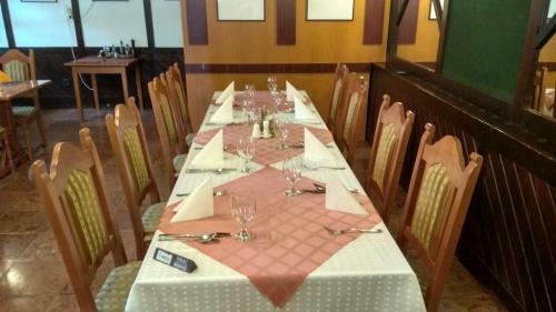 Hostal Vincell�r Panzi� �s �tterem