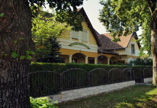 Denis Hotel �s �tterem