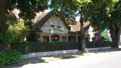 Denis Hotel �s �tterem