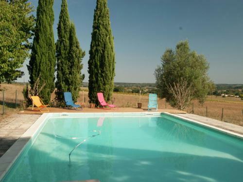 Upscale Mansion In Neuffons With Swimming Pool And Garden
