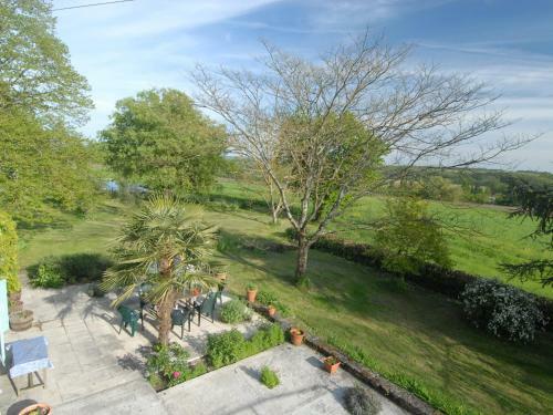 Upscale Mansion In Neuffons With Swimming Pool And Garden