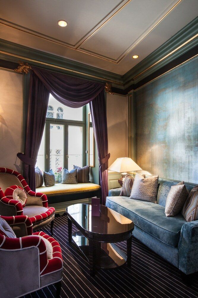 Hotel Grand Palace