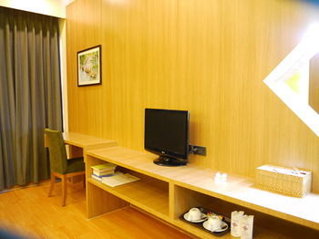 Charoen Hotel