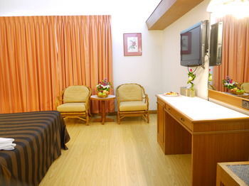 Charoen Hotel