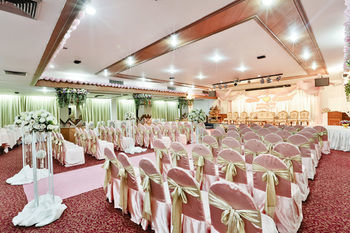 Charoen Hotel