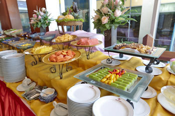 Charoen Hotel