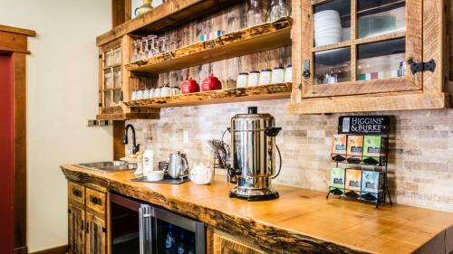 Bed & Breakfast Rustlers Lodge