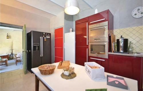 Four-bedroom Holiday Home In Sauzet