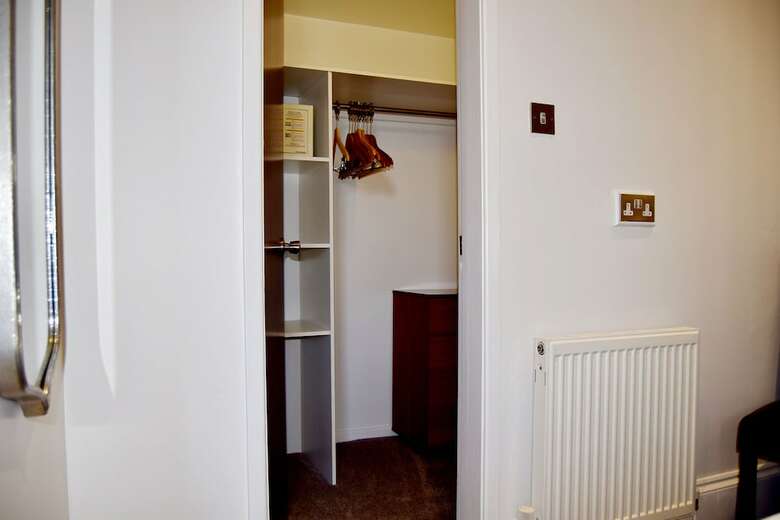 Hostal Avenue Guest House