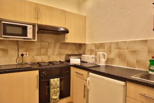 Lynton Apartments