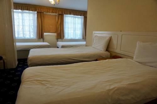 Albany Hotel