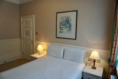 Albany Hotel
