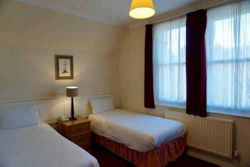 Albany Hotel