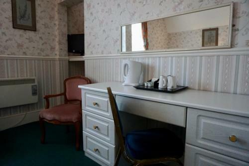 Albany Hotel