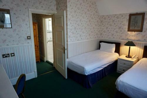 Albany Hotel
