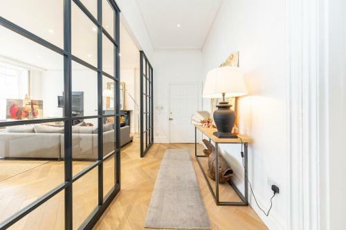 Luxurious Royal York Crescent Apartment