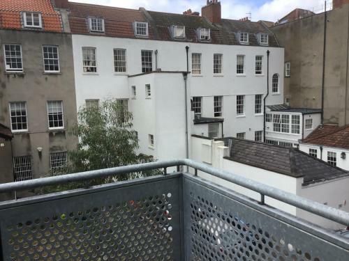 Pembroke Court Apartment