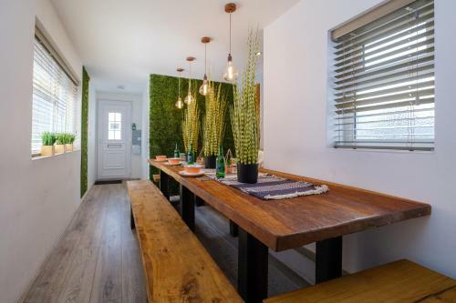 Apartamentos Large Property With Roof Terrace