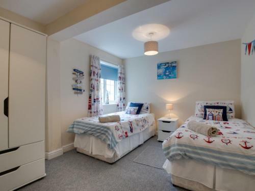 Apartment Headlong