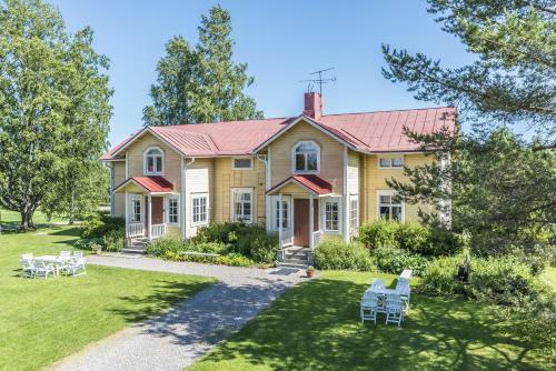 Lodge Hyv�l�n Talo