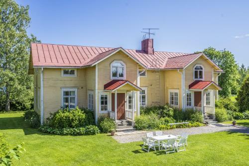 Lodge Hyv�l�n Talo
