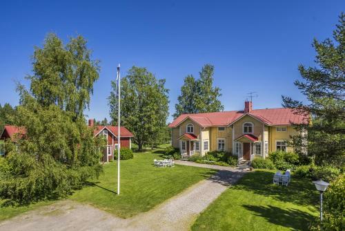 Lodge Hyv�l�n Talo