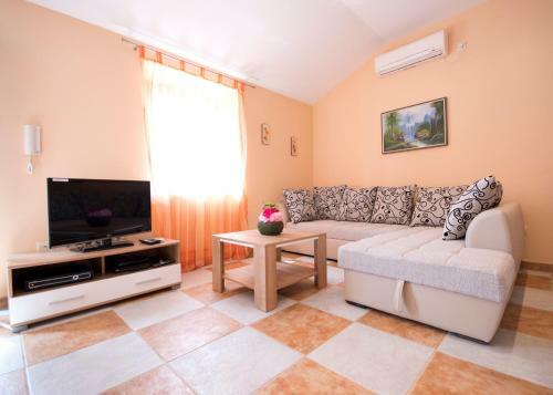 Apartments Radonicic