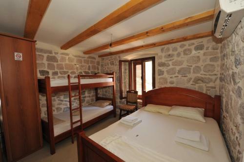 Hostal Apartments ?uki?