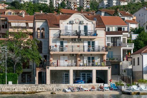 Apartments Paradiso