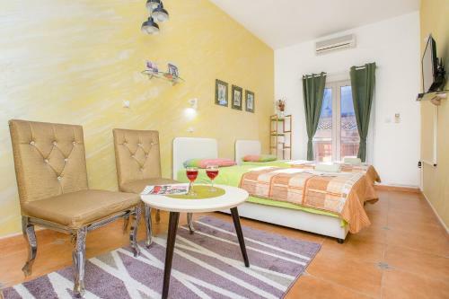 Apartments Vukotic I
