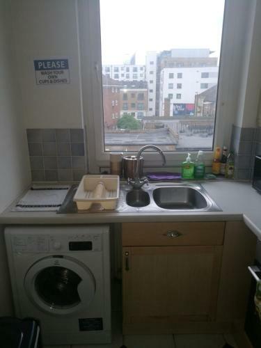 Continental Apartment In West Ealing