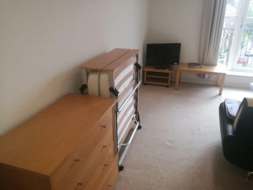 Continental Apartment In West Ealing