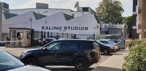 Fabulous Stay In Modern Apartment - West London Luxury
