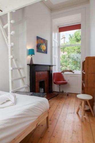 4 Bedroom Apartment Just Off The Meadows Sleeps 10