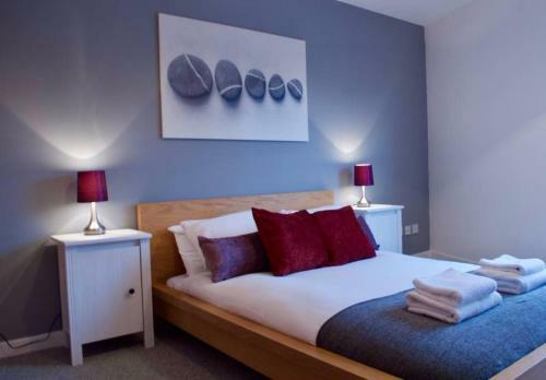 3 Bedroom Apartment With Private Roof Terrace Accommodates 8