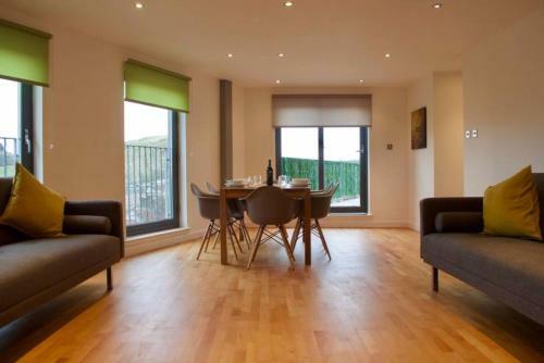 3 Bedroom Apartment With Private Roof Terrace Accommodates 8
