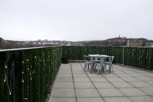 3 Bedroom Apartment With Private Roof Terrace Accommodates 8
