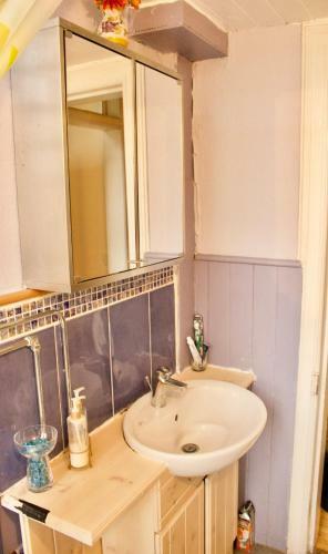 Character Apartment In The Heart Of Morningside