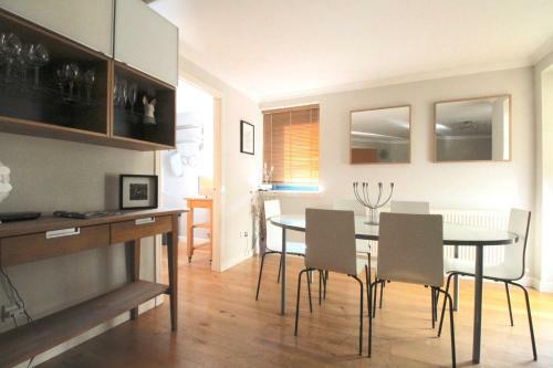 Riverside Apartments By Edinburgh City Apartments