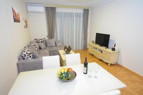 Hostal Rooms Dobrotski Dvori