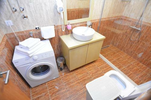 Hostal Rooms Dobrotski Dvori