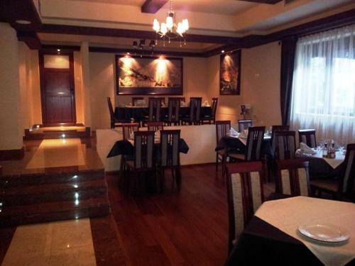 Hostal Rooms Dobrotski Dvori