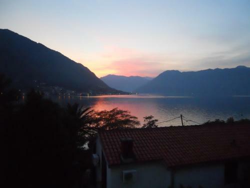Hostal Rooms Dobrotski Dvori