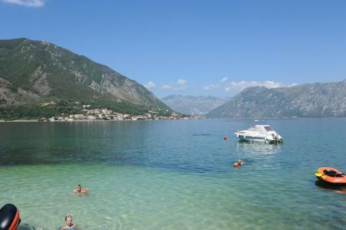 Hostal Rooms Dobrotski Dvori