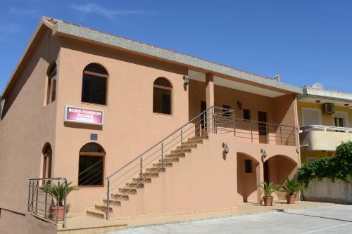Hostal Rooms Dobrotski Dvori