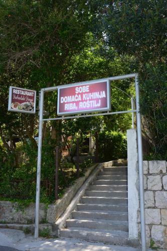 Hostal Rooms Dobrotski Dvori
