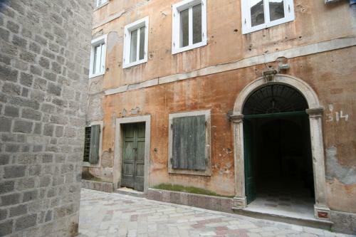 Kotor Emerald Apartments